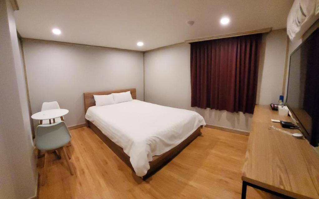 Emerald Ace Hotel Csedzsu Kültér fotó