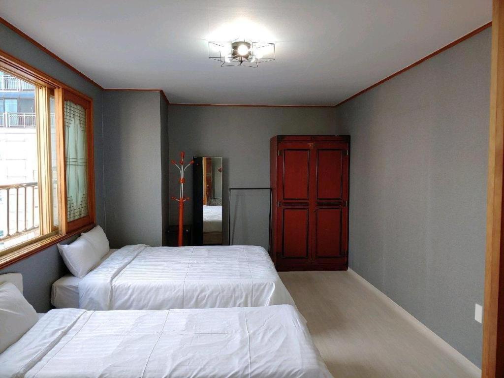 Emerald Ace Hotel Csedzsu Kültér fotó