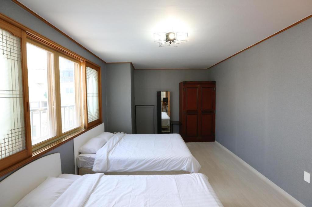 Emerald Ace Hotel Csedzsu Kültér fotó