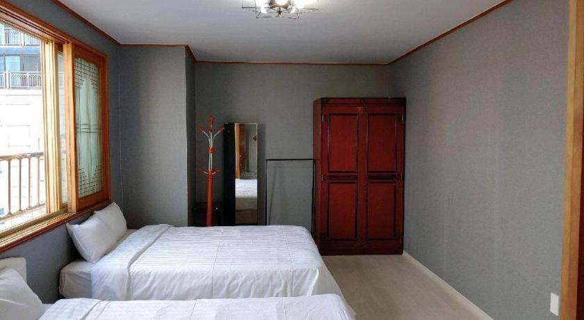 Emerald Ace Hotel Csedzsu Kültér fotó