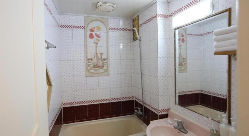 Emerald Ace Hotel Csedzsu Kültér fotó